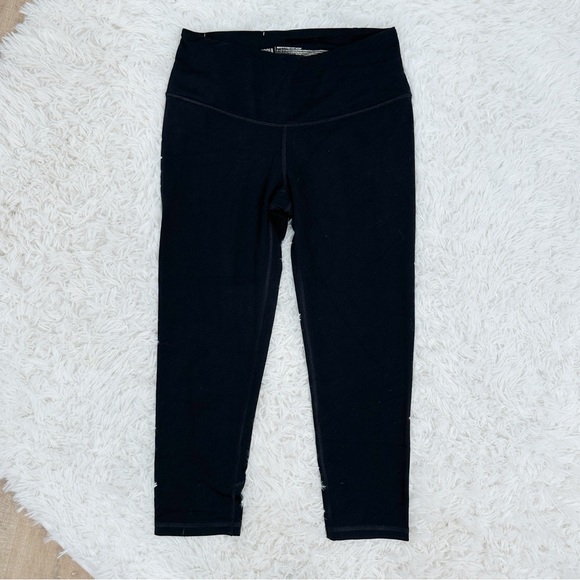 Victoria's Secret Pants - Victorias Secret Sport Knockout Capri Leggings Black Small